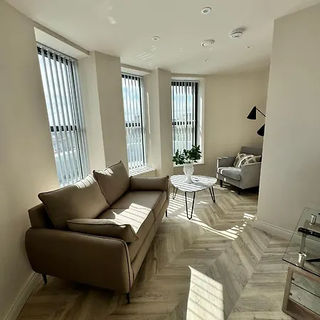 2 Bedroom Centre Penthouse Apartment